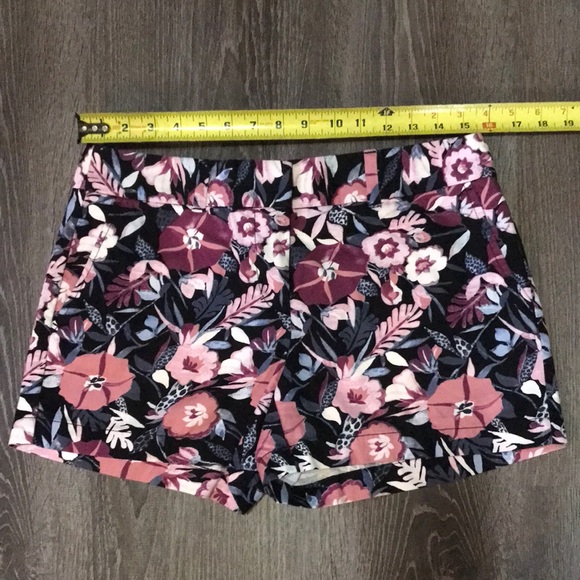 LOFT chino shorts - Picture 5 of 10